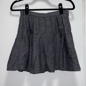 Grey pleated skirt